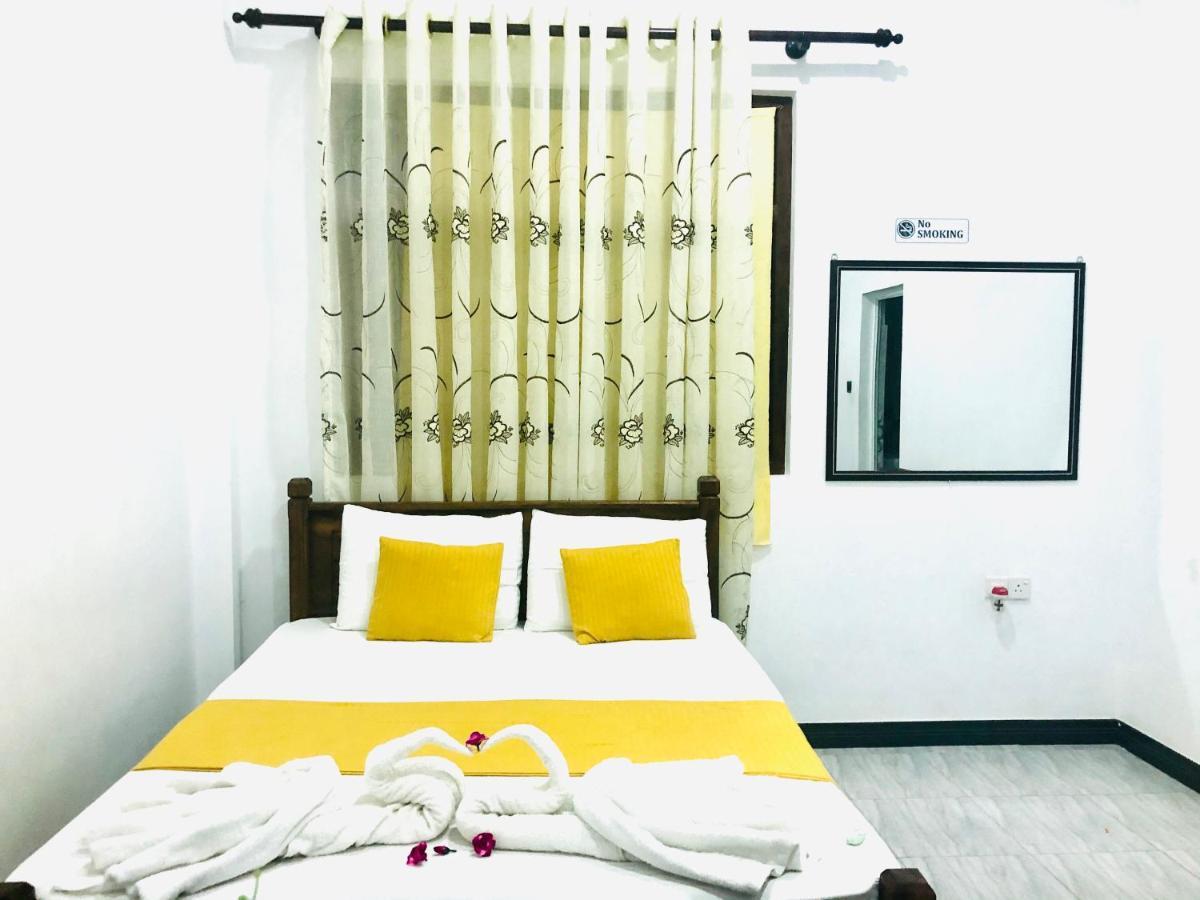 Freedom Inn เนกอมโบ ภายนอก รูปภาพ
