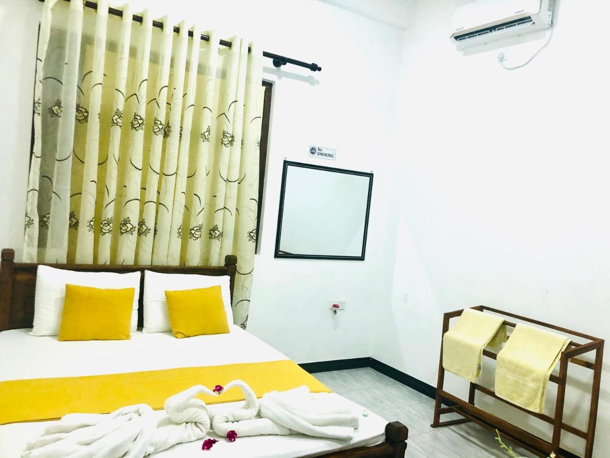 Freedom Inn เนกอมโบ ภายนอก รูปภาพ